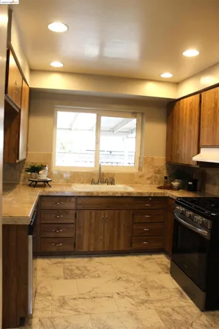 257 Redondo Dr, Pittsburg, California 94565