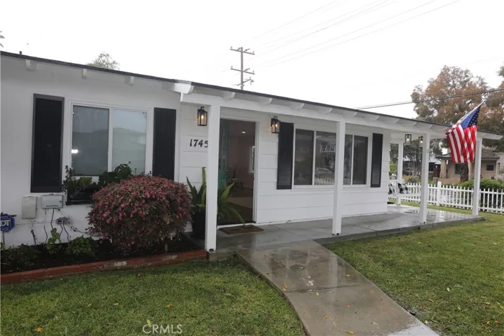 1745 Paloma Drive, Newport Beach, California 92660