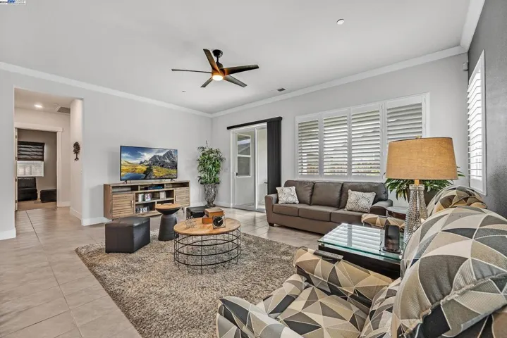 1163 Ambrose Dr, Manteca, California 95336