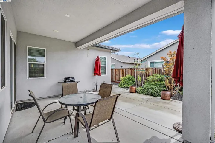 1163 Ambrose Dr, Manteca, California 95336