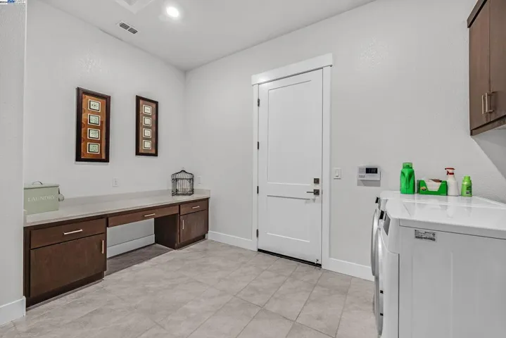 1163 Ambrose Dr, Manteca, California 95336
