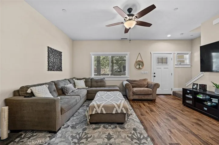 1858 Sparrow Road, Wrightwood, California 92397