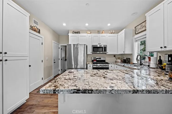 1858 Sparrow Road, Wrightwood, California 92397