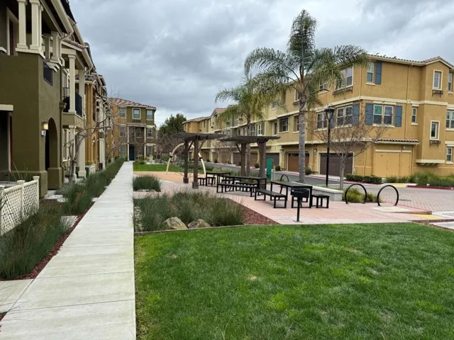 635 Cinnamon Circle, Mountain View, California 94043
