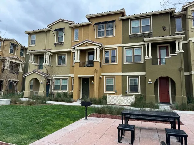 635 Cinnamon Circle, Mountain View, California 94043