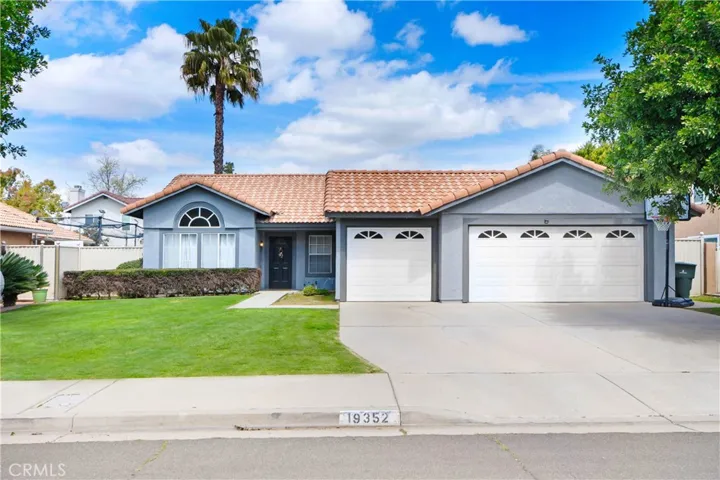 19352 Bridgewater Lane, Riverside, California 92508