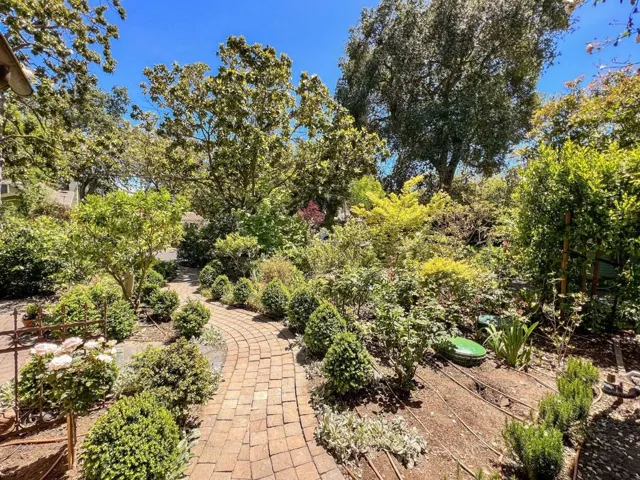 744 College Avenue, Menlo Park, California 94025