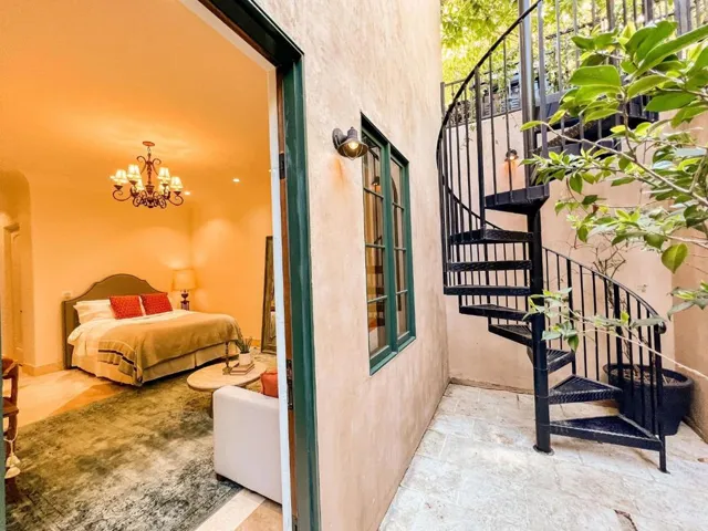 744 College Avenue, Menlo Park, California 94025