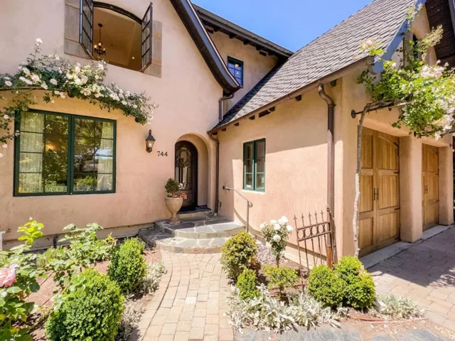 744 College Avenue, Menlo Park, California 94025