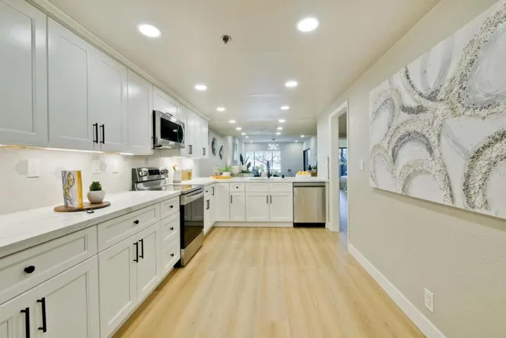 440 Cesano Court 107, Palo Alto, California 94306
