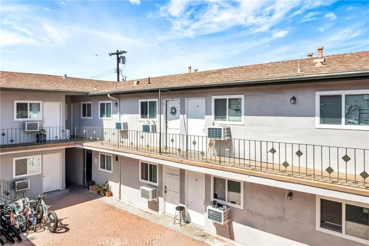 6735 Elmer Avenue 18, North Hollywood, California 91606