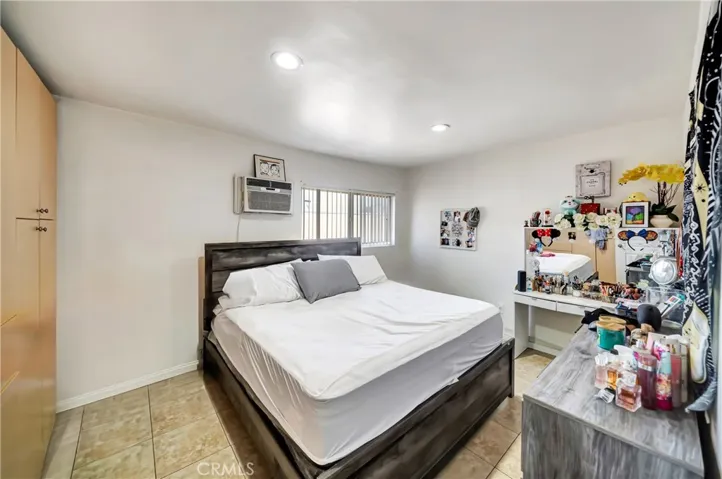 6735 Elmer Avenue 18, North Hollywood, California 91606