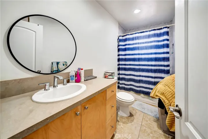 6735 Elmer Avenue 18, North Hollywood, California 91606