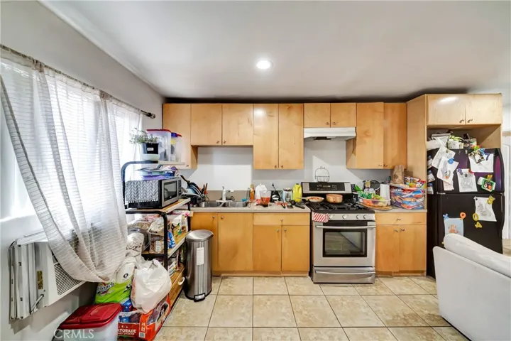 6735 Elmer Avenue 18, North Hollywood, California 91606