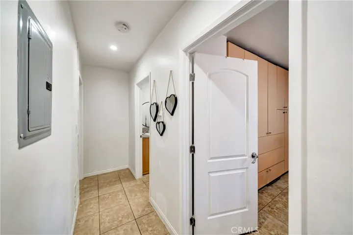 6735 Elmer Avenue 18, North Hollywood, California 91606
