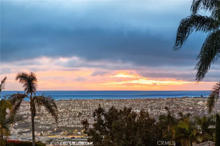 privacy and views on a massive lot, what more could you want?