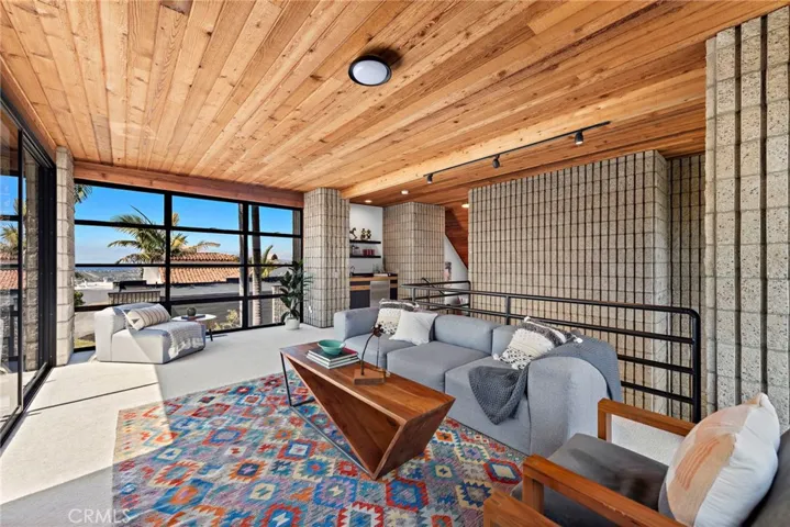 Upstairs loft/bonus space