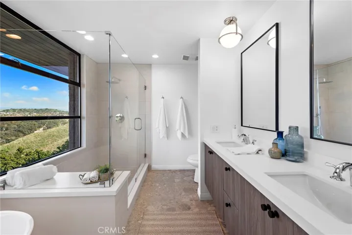 Primary bedroom ensuite bathroom