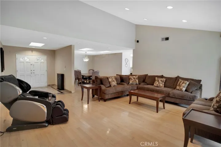 10018 Cozycroft Avenue, Chatsworth, California 91311