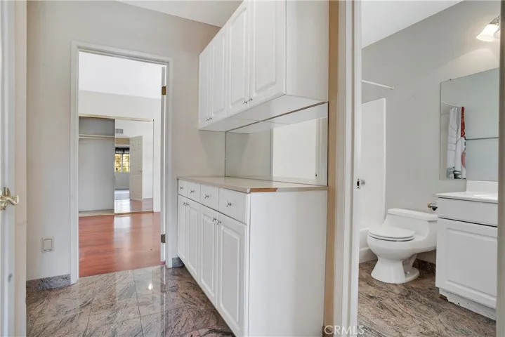 10018 Cozycroft Avenue, Chatsworth, California 91311