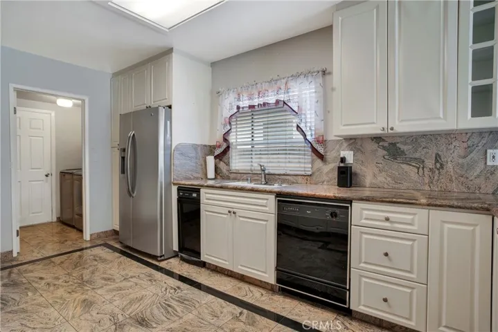 10018 Cozycroft Avenue, Chatsworth, California 91311