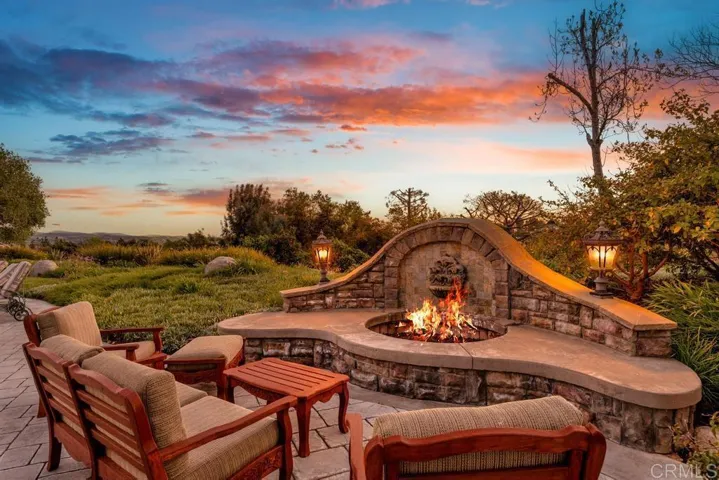 Firepit and Water Feature!