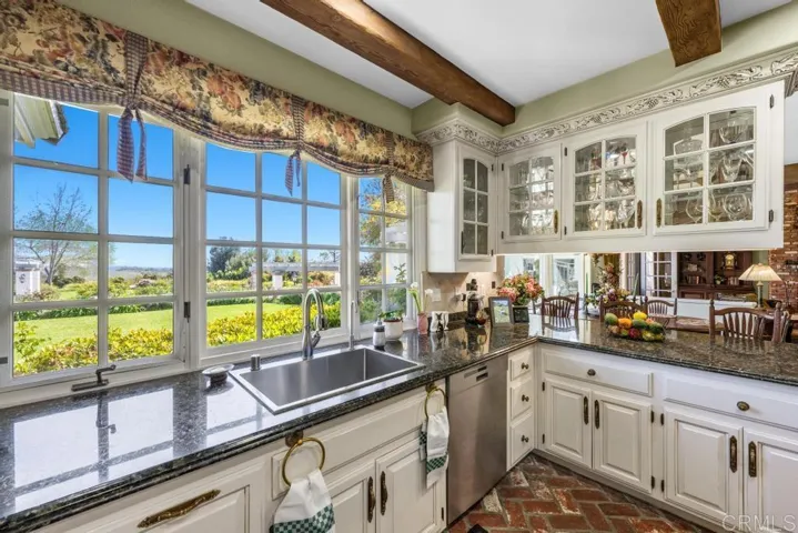 27 Shady Hill Lane, Fallbrook, California 92028