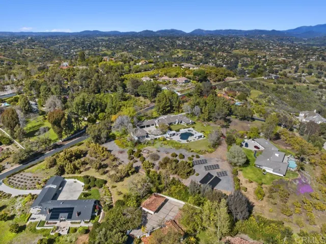 27 Shady Hill Lane, Fallbrook, California 92028