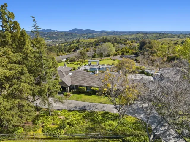 27 Shady Hill Lane, Fallbrook, California 92028