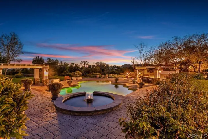 27 Shady Hill Lane, Fallbrook, California 92028