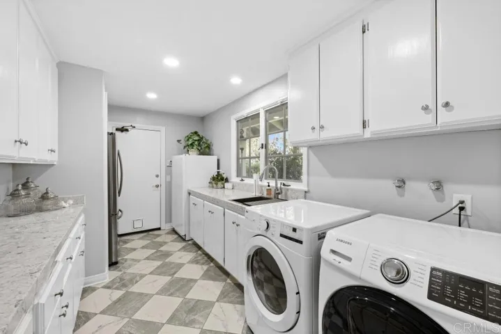 27 Shady Hill Lane, Fallbrook, California 92028