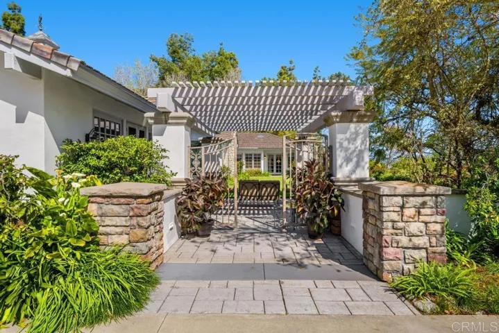27 Shady Hill Lane, Fallbrook, California 92028