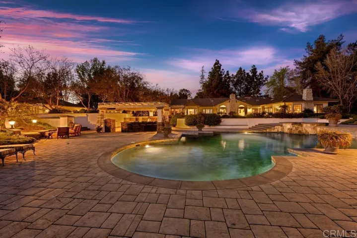 27 Shady Hill Lane, Fallbrook, California 92028