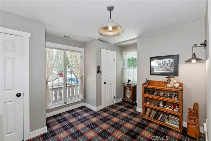 25713 State Highway 189, Twin Peaks, California 92391