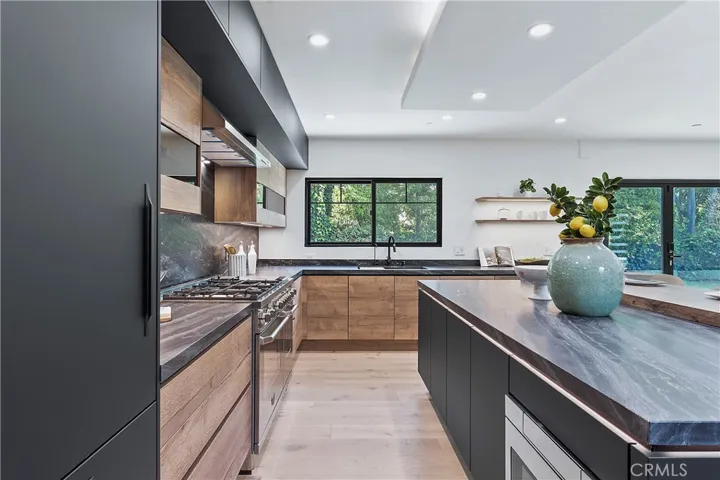 411 26th Street, Santa Monica, California 90402