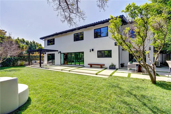411 26th Street, Santa Monica, California 90402