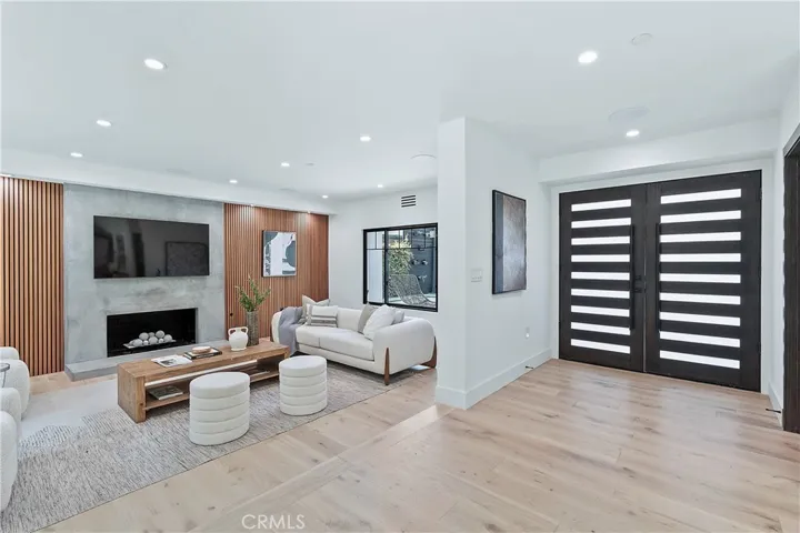 411 26th Street, Santa Monica, California 90402
