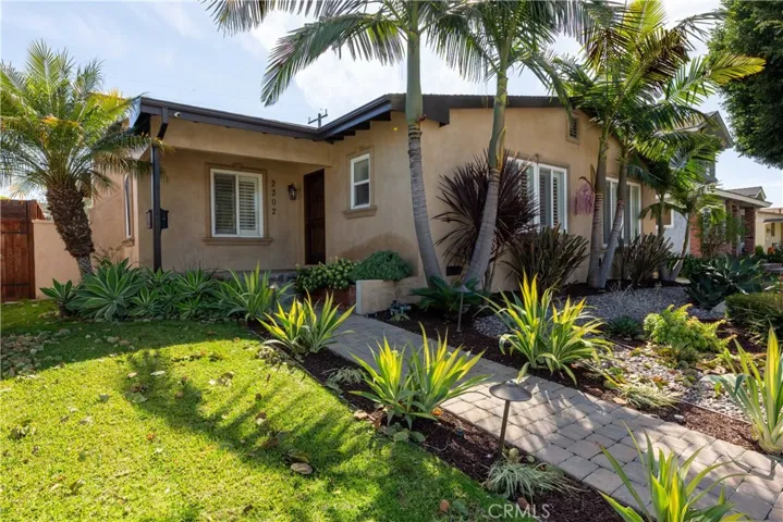 What's not to love about this home's curb appeal?