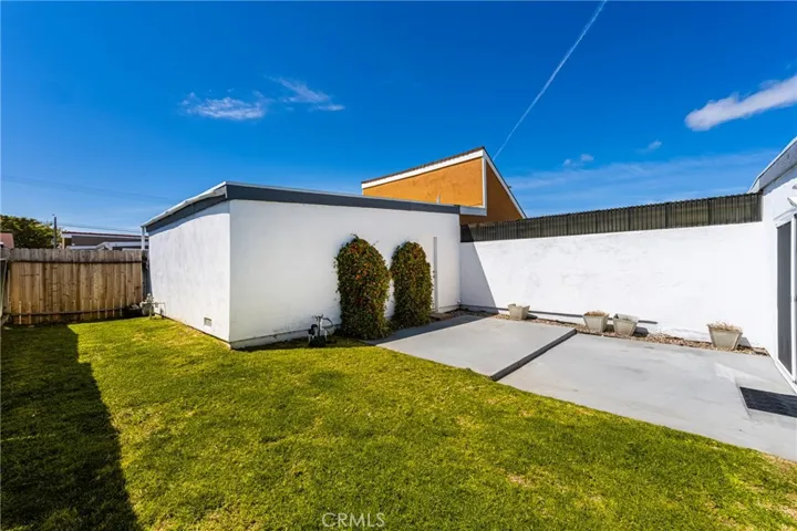 1821 Alsuna Lane, Huntington Beach, California 92648