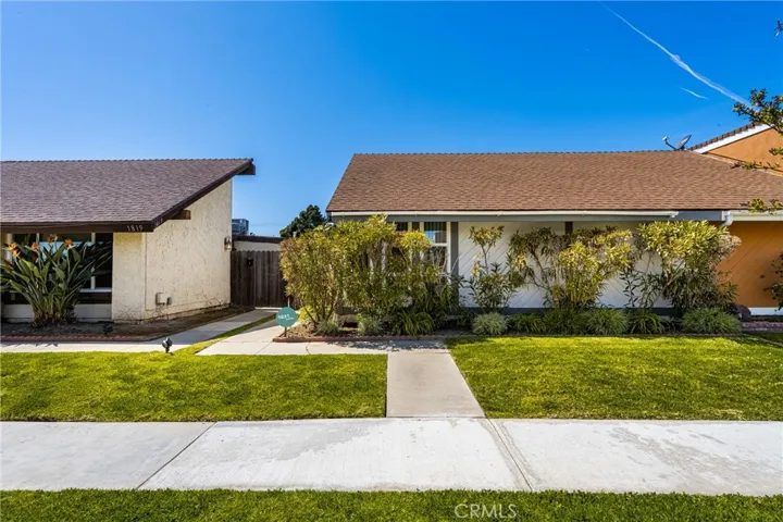 1821 Alsuna Lane, Huntington Beach, California 92648
