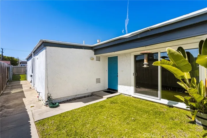 1821 Alsuna Lane, Huntington Beach, California 92648