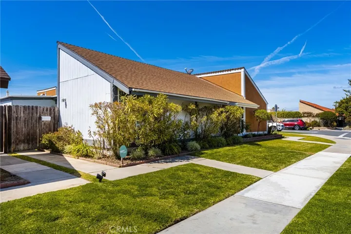 1821 Alsuna Lane, Huntington Beach, California 92648