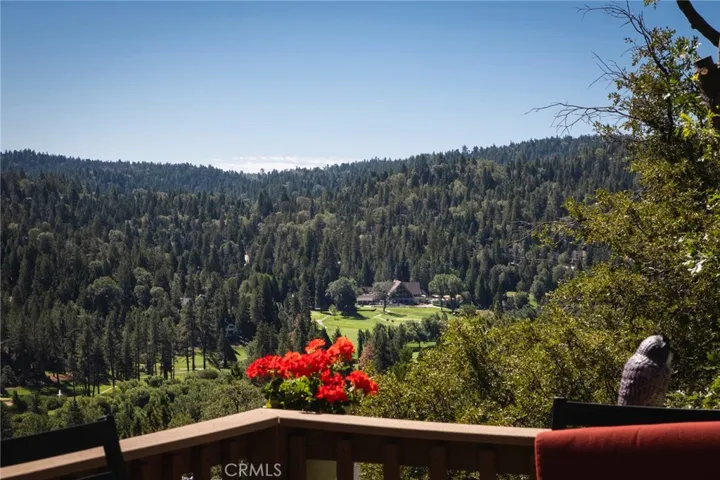Wake up to sunrise views of the golf course!