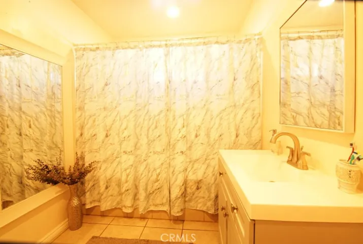 3131 Kansas Avenue, South Gate, California 90280