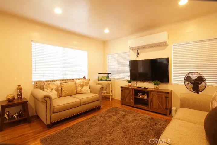 3131 Kansas Avenue, South Gate, California 90280