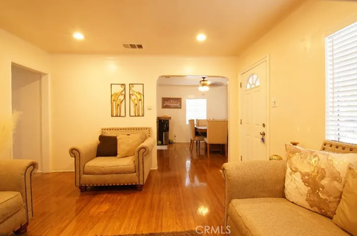 3131 Kansas Avenue, South Gate, California 90280