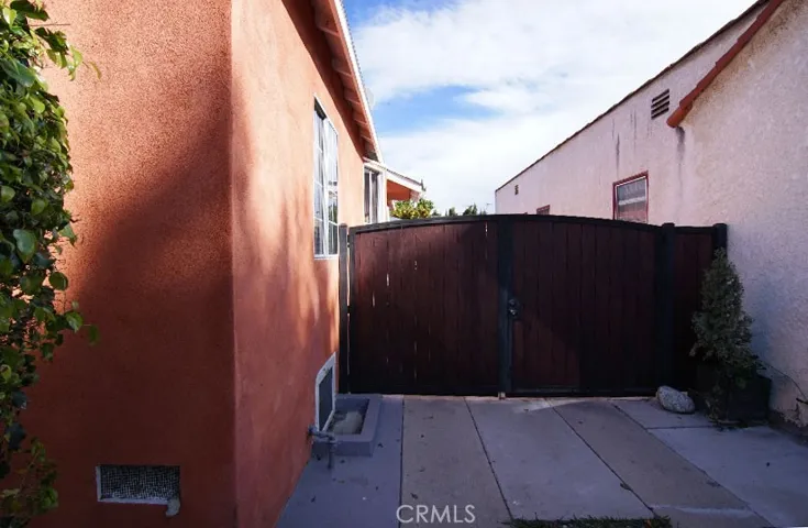 3131 Kansas Avenue, South Gate, California 90280