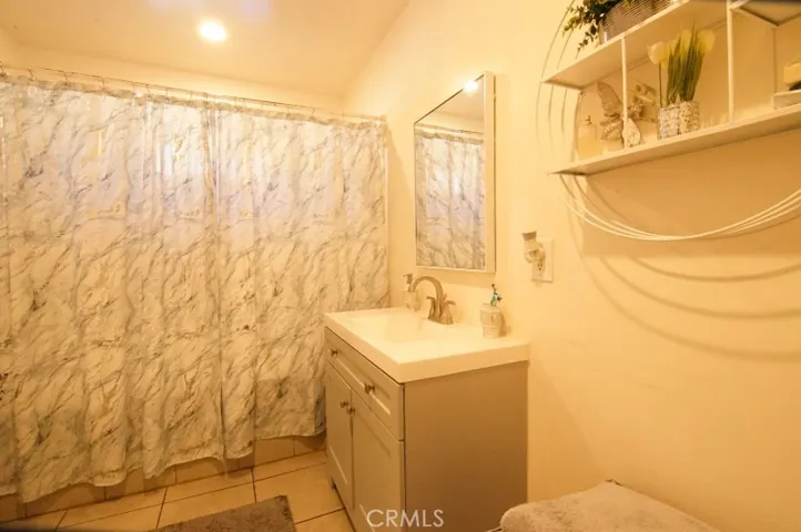 3131 Kansas Avenue, South Gate, California 90280