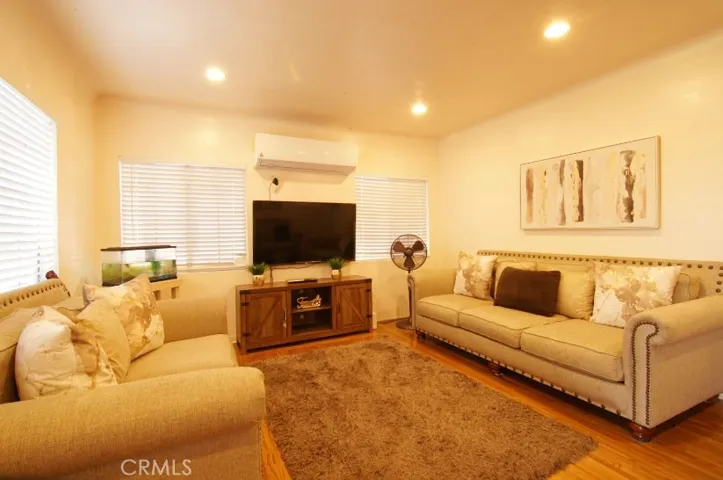 3131 Kansas Avenue, South Gate, California 90280