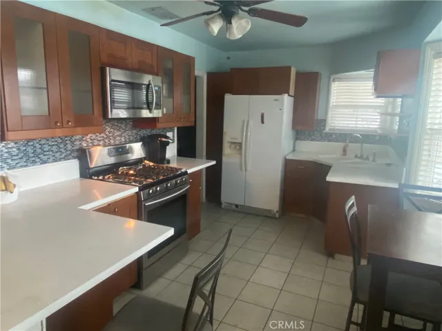 133 W Central Avenue, Hemet, California 92543
